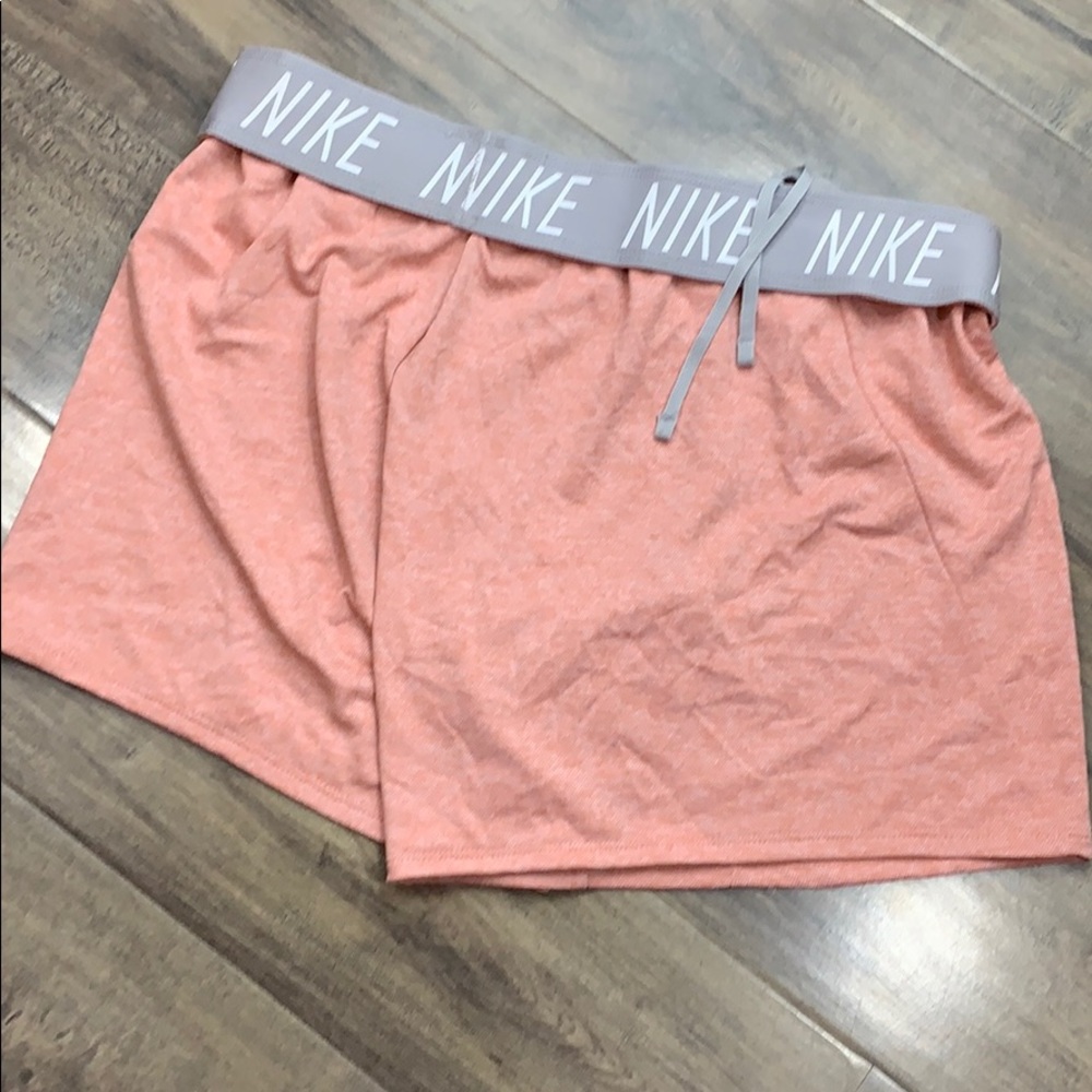 NIKE Women’s running shorts with Dri-Fit Technolog - Picture 5 of 13